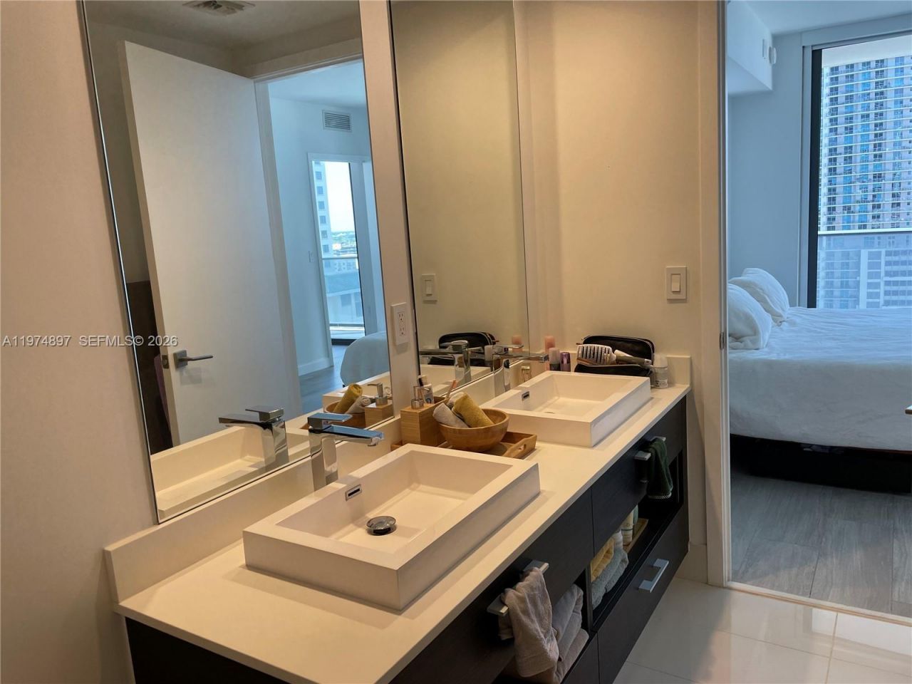 45 SW 9th St, Unit 1206, Miami, FL 33130 Photo