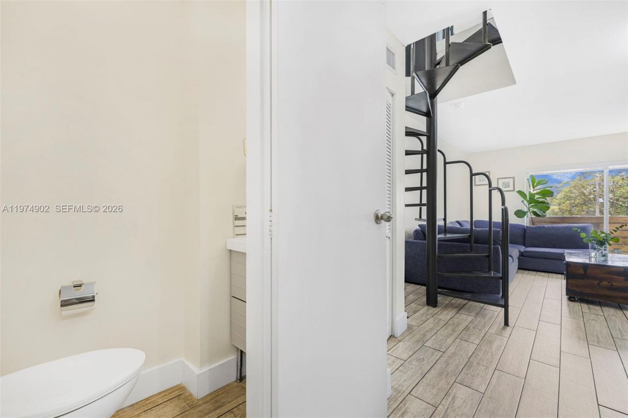 7801 NE 4th Ct, Unit 304, Miami, FL 33138 Photo