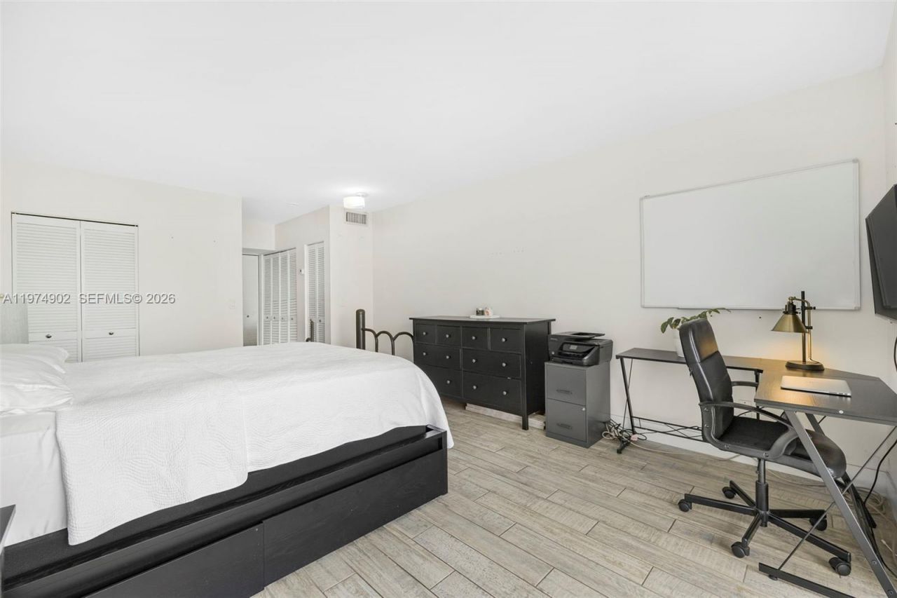 7801 NE 4th Ct, Unit 304, Miami, FL 33138 Photo