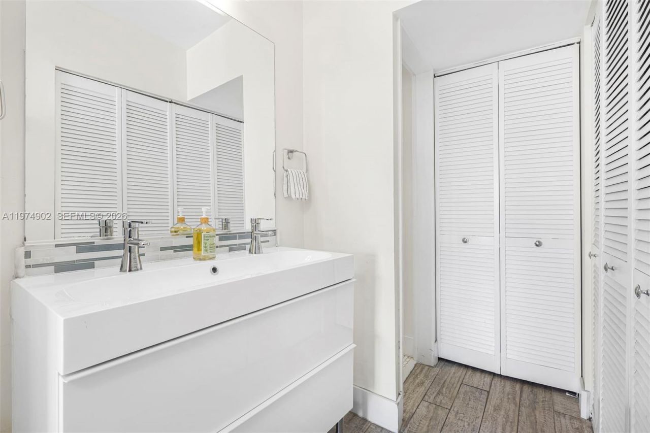 7801 NE 4th Ct, Unit 304, Miami, FL 33138 Photo