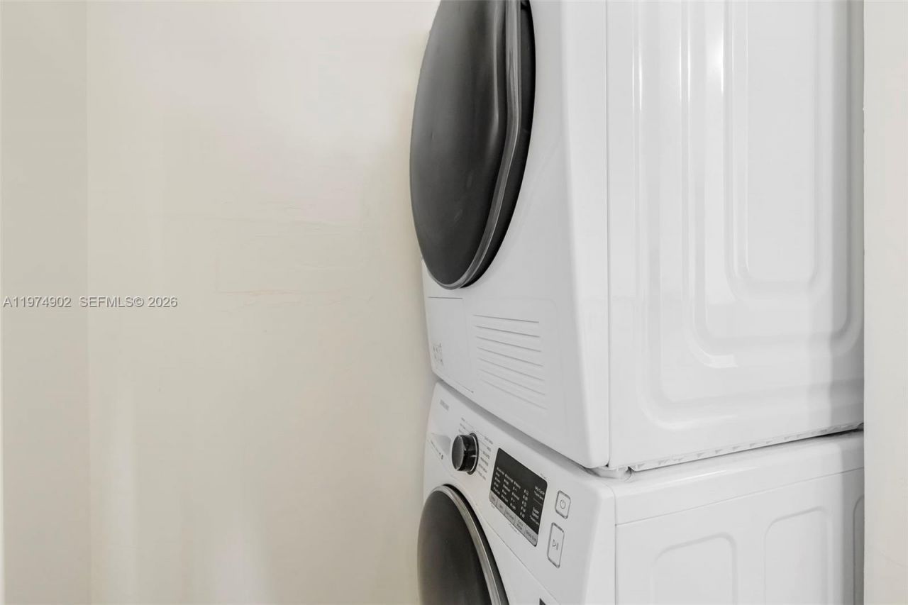 7801 NE 4th Ct, Unit 304, Miami, FL 33138 Photo