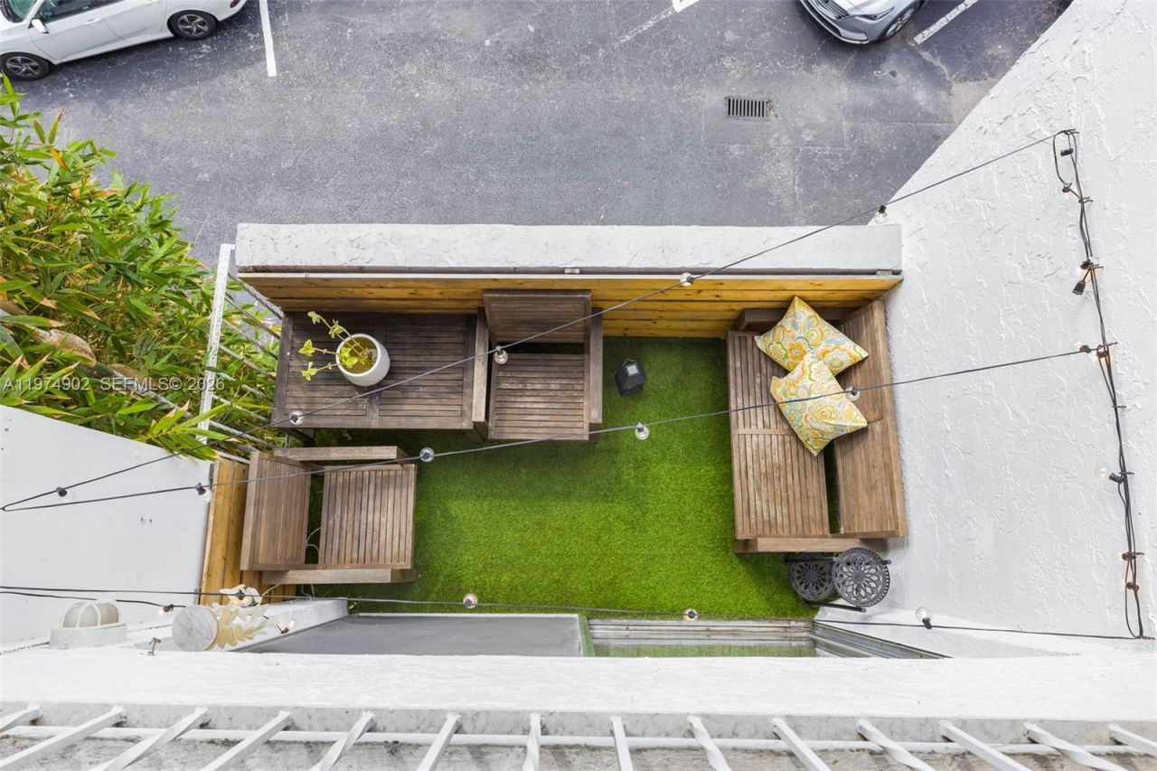 7801 NE 4th Ct, Unit 304, Miami, FL 33138 Photo