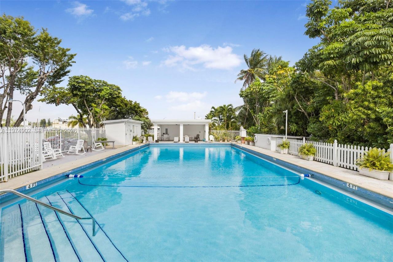 7801 NE 4th Ct, Unit 304, Miami, FL 33138 Photo