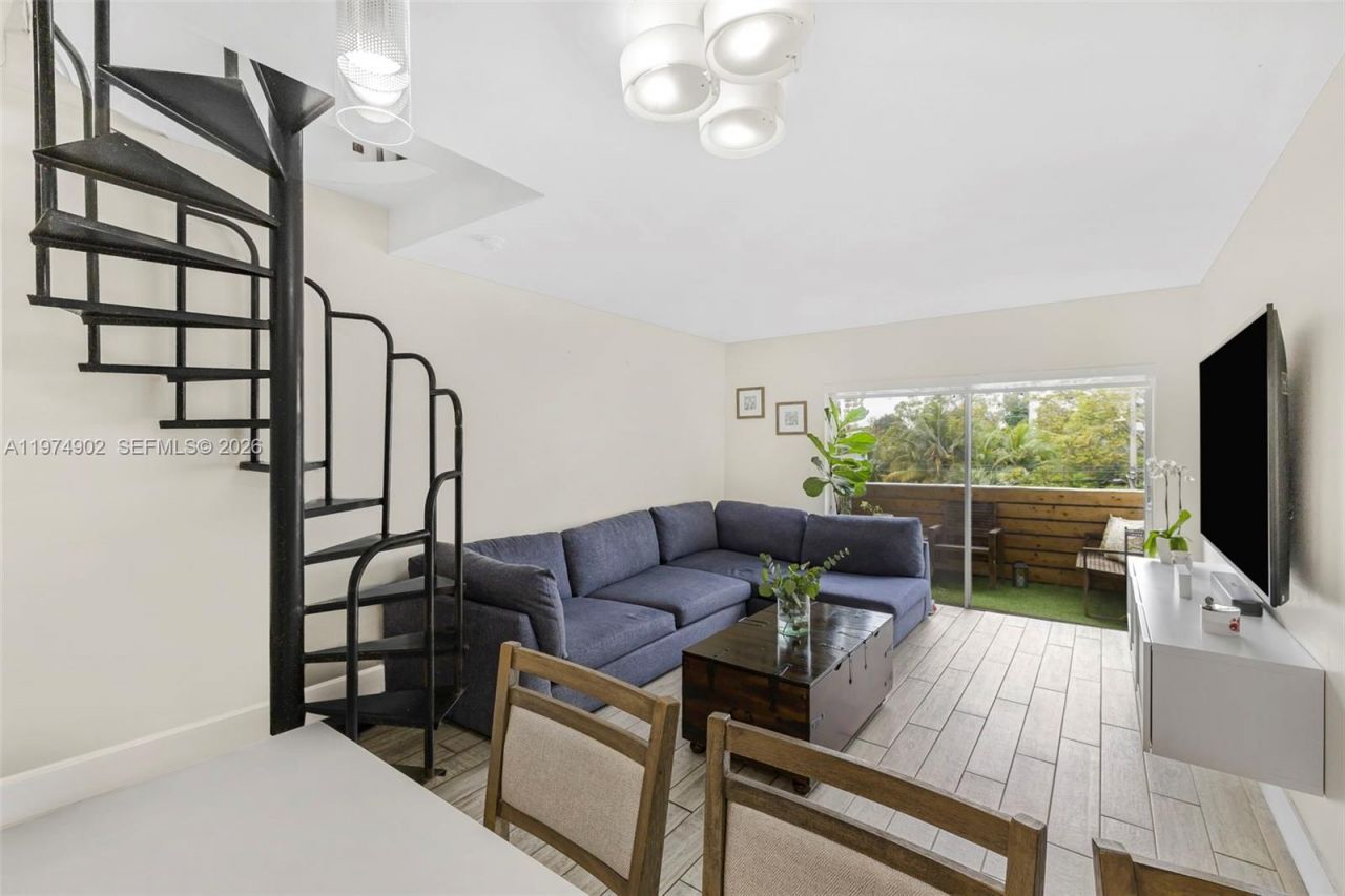 7801 NE 4th Ct, Unit 304, Miami, FL 33138 Photo