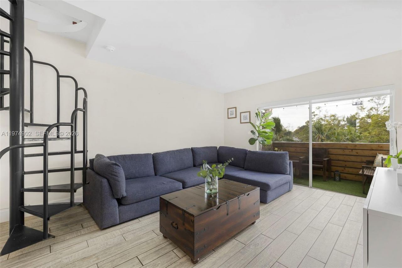 7801 NE 4th Ct, Unit 304, Miami, FL 33138 Photo