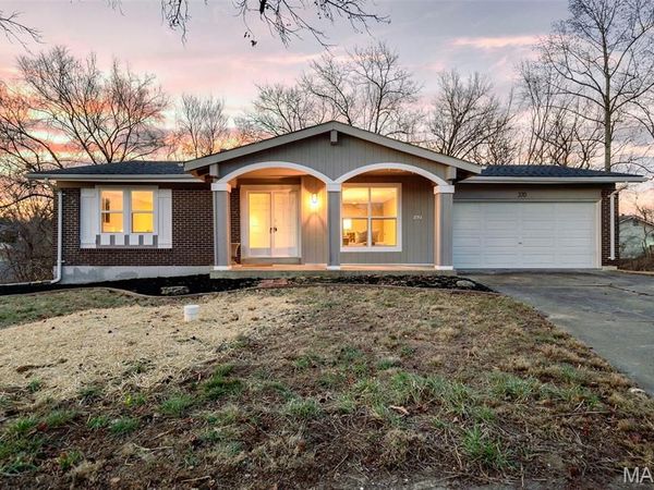 370 Marywood Court , Ballwin, MO 63021