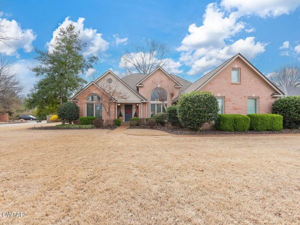 282 Chapel Creek Drive, Jackson, TN 38305