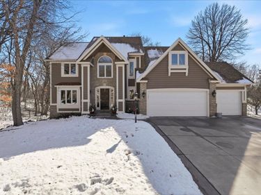 1237 Summit Oaks Drive, Burnsville, MN 55337