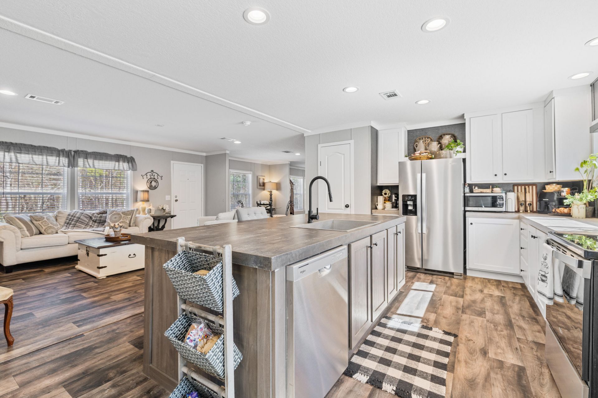 371 Rhode Drive Photo 32