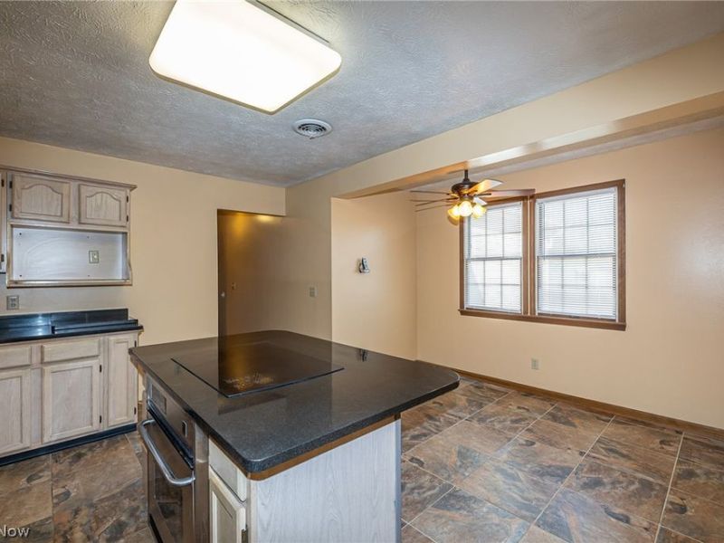 1260 Meadowview Lane , Amherst, OH 44001 Photo 15