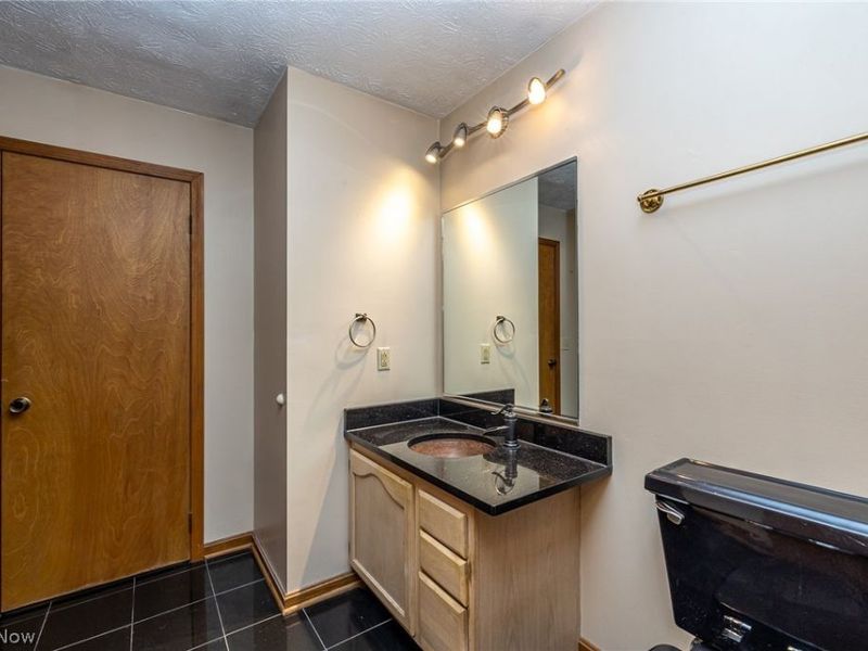 1260 Meadowview Lane , Amherst, OH 44001 Photo 23