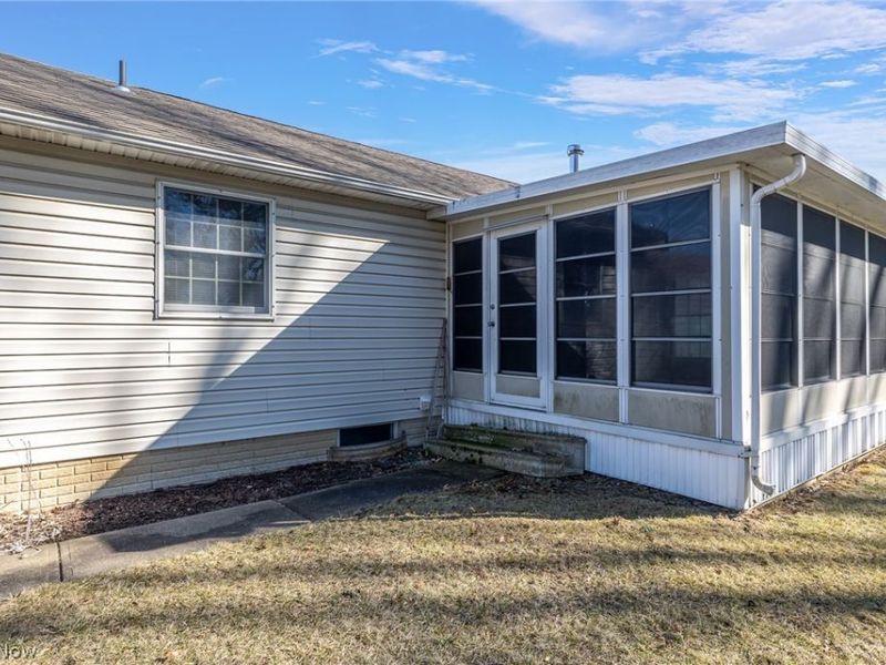 1260 Meadowview Lane , Amherst, OH 44001 Photo 4