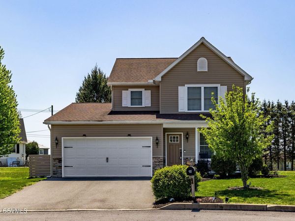 45 OAKMONT Court, Selinsgrove, PA 17870