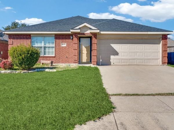 10429 Aransas Drive , Fort Worth, TX 76131