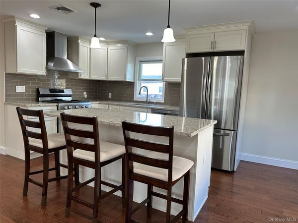 59 New Hampshire Avenue , Massapequa, NY 11758