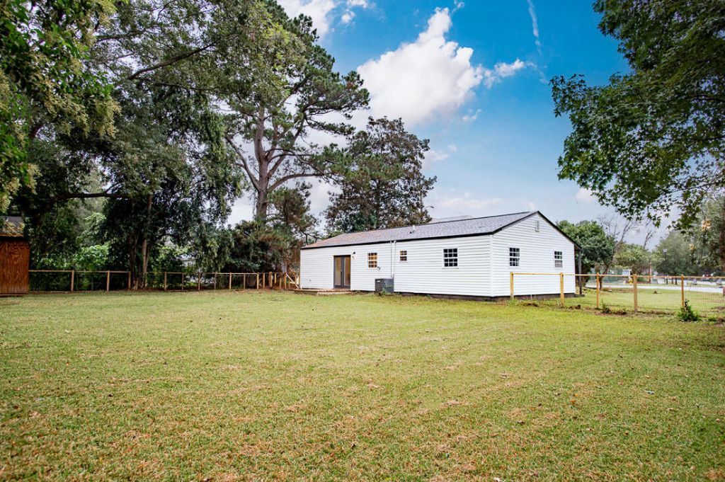 1733 Main Road  Photo 6