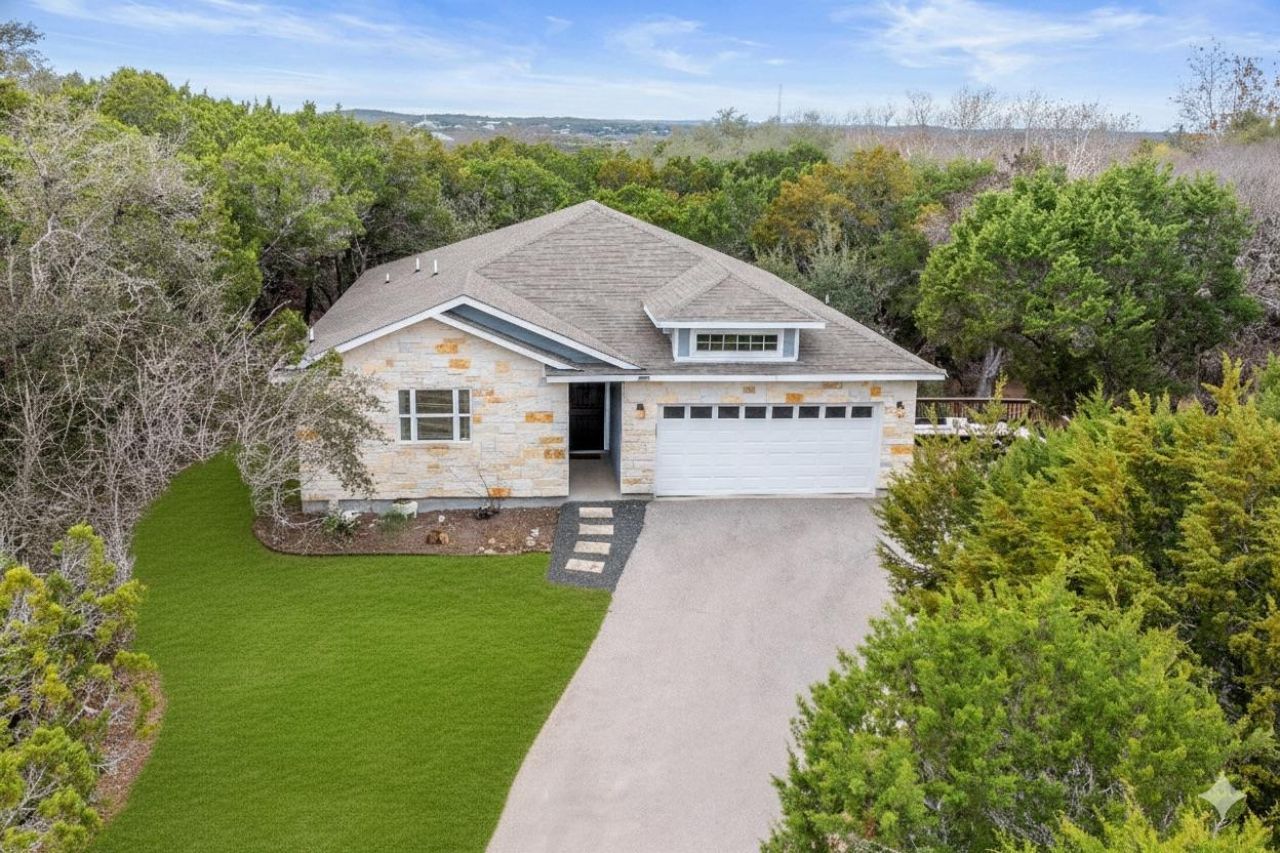 7502 Stable Ln, Lago Vista, TX 78645 Main Photo