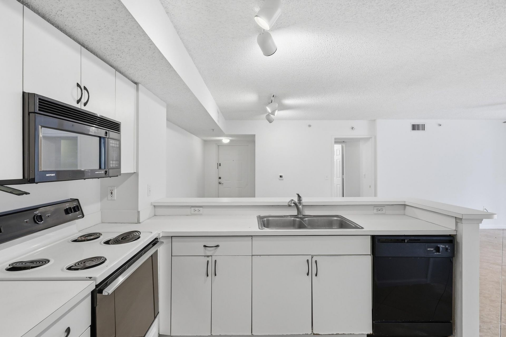 278 Village Boulevard, Unit 8106, Tequesta, FL 33469 Photo