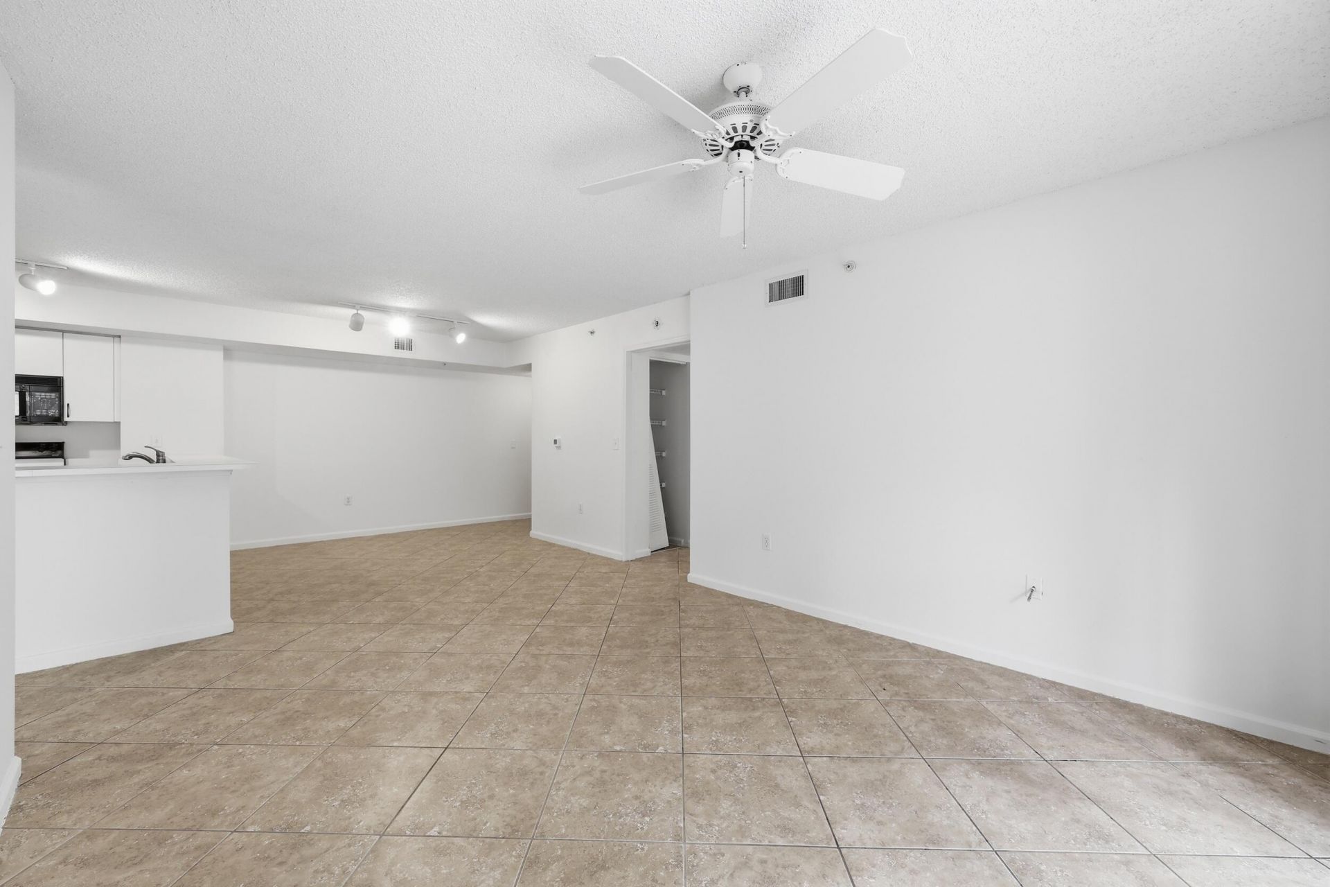 278 Village Boulevard, Unit 8106, Tequesta, FL 33469 Photo