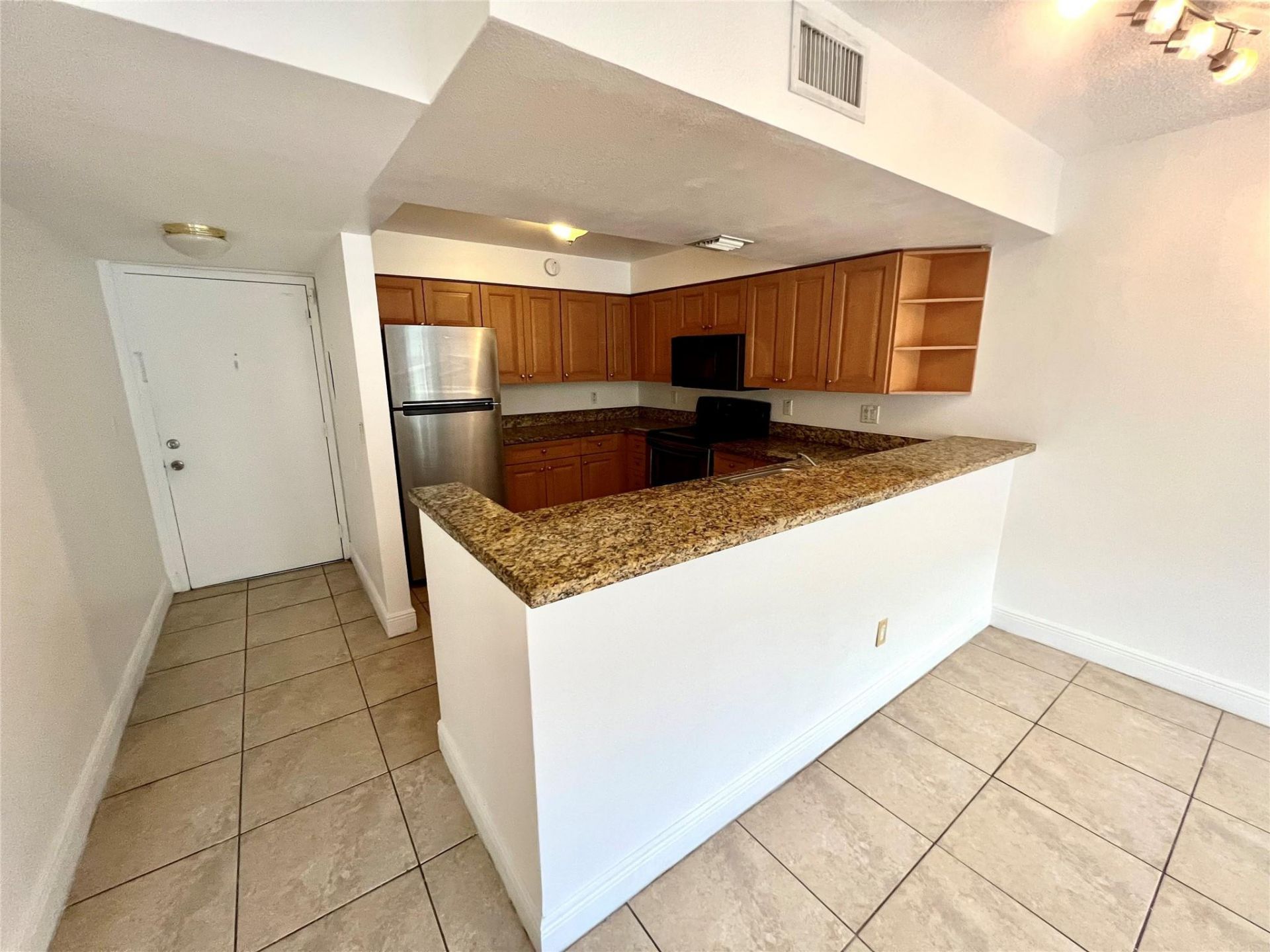 5221 Geneva Way, Unit 208, Doral, FL 33166 Photo