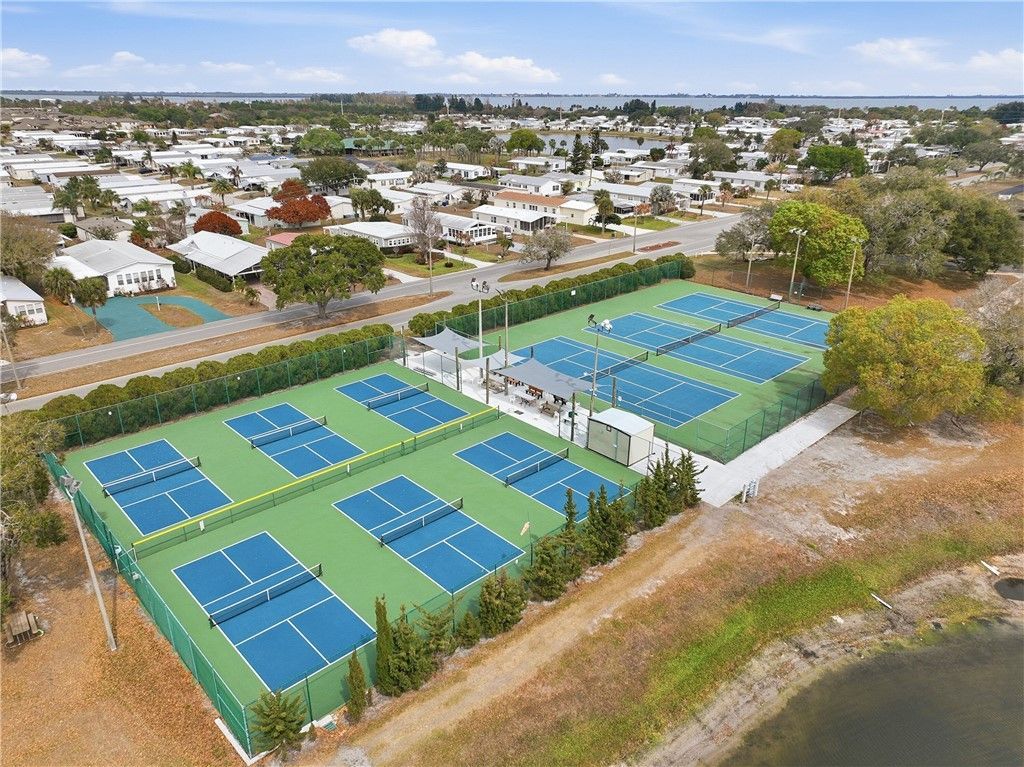 566 Dolphin Circle, Sebastian, FL 32976 Photo