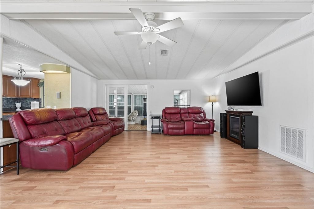 566 Dolphin Circle, Sebastian, FL 32976 Photo