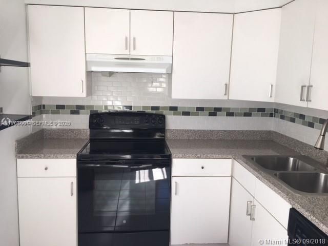 7900 Tatum Waterway Dr , Unit 214, Miami Beach, FL 33141 Photo