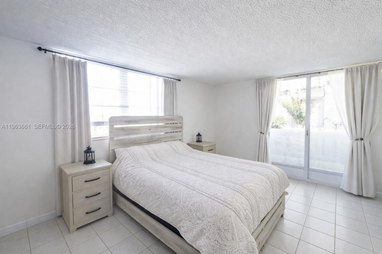 7900 Tatum Waterway Dr , Unit 214, Miami Beach, FL 33141 Photo