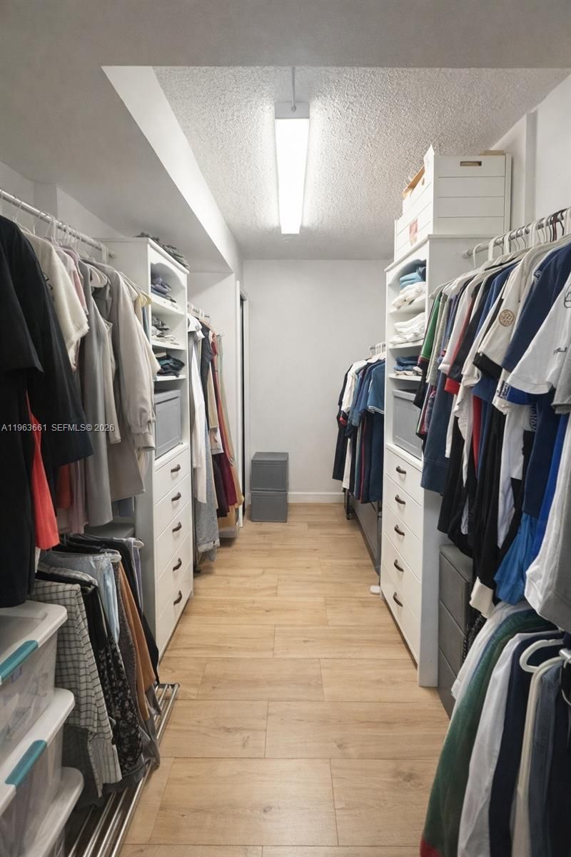 7900 Tatum Waterway Dr , Unit 214, Miami Beach, FL 33141 Photo