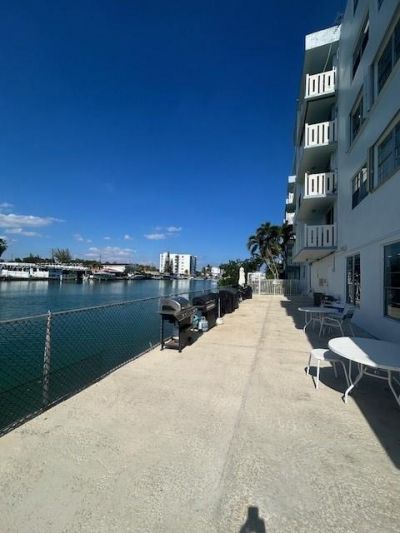 7900 Tatum Waterway Dr , Unit 214, Miami Beach, FL 33141 Photo