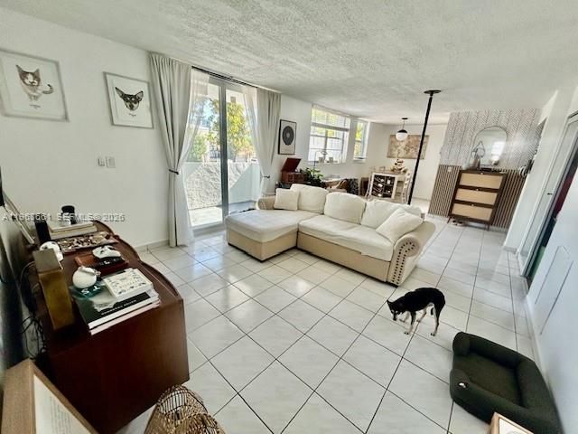 7900 Tatum Waterway Dr , Unit 214, Miami Beach, FL 33141 Photo