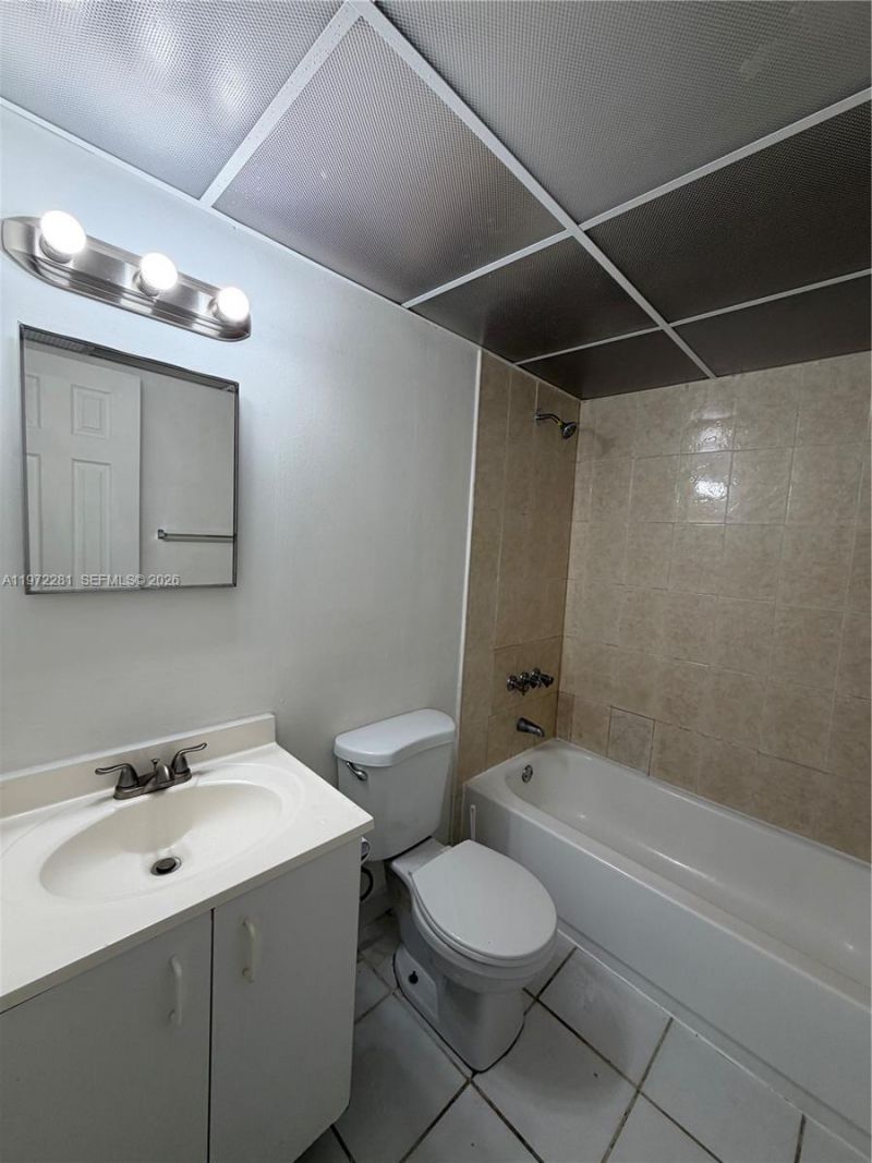 2170 NW 11th St, Unit 40, Miami, FL 33125 Photo