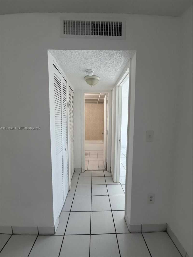 2170 NW 11th St, Unit 40, Miami, FL 33125 Photo