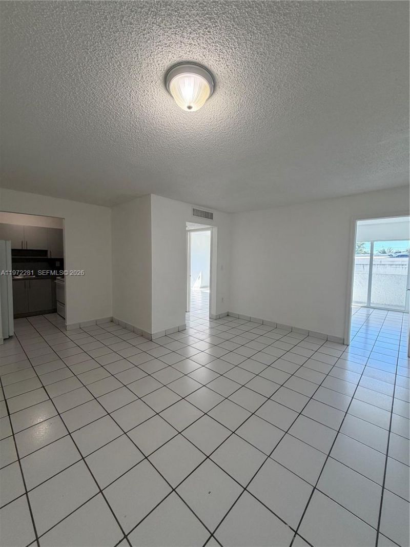 2170 NW 11th St, Unit 40, Miami, FL 33125 Photo