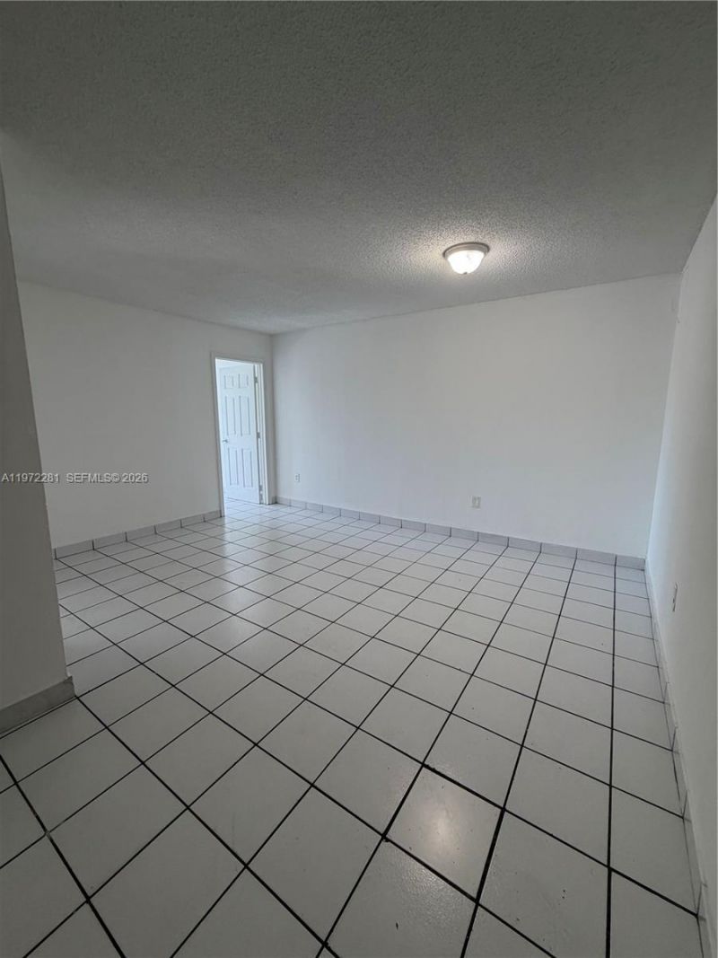 2170 NW 11th St, Unit 40, Miami, FL 33125 Photo