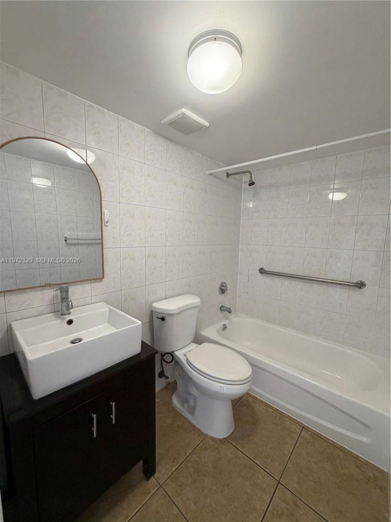 1942 NW Flagler Ter , Unit 503, Miami, FL 33125 Photo
