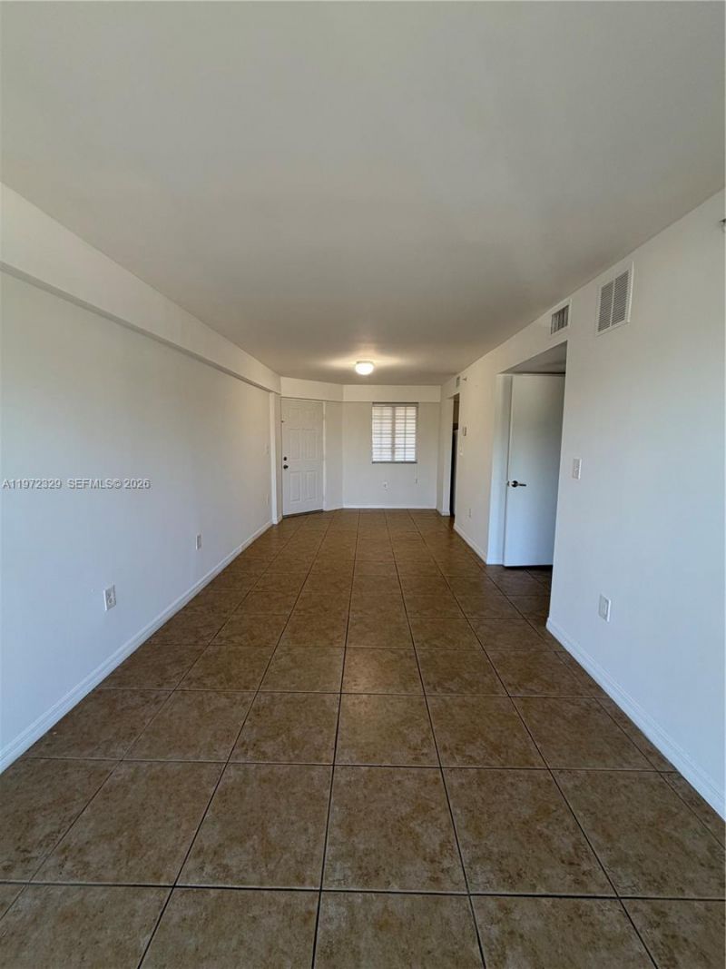 1942 NW Flagler Ter , Unit 503, Miami, FL 33125 Photo