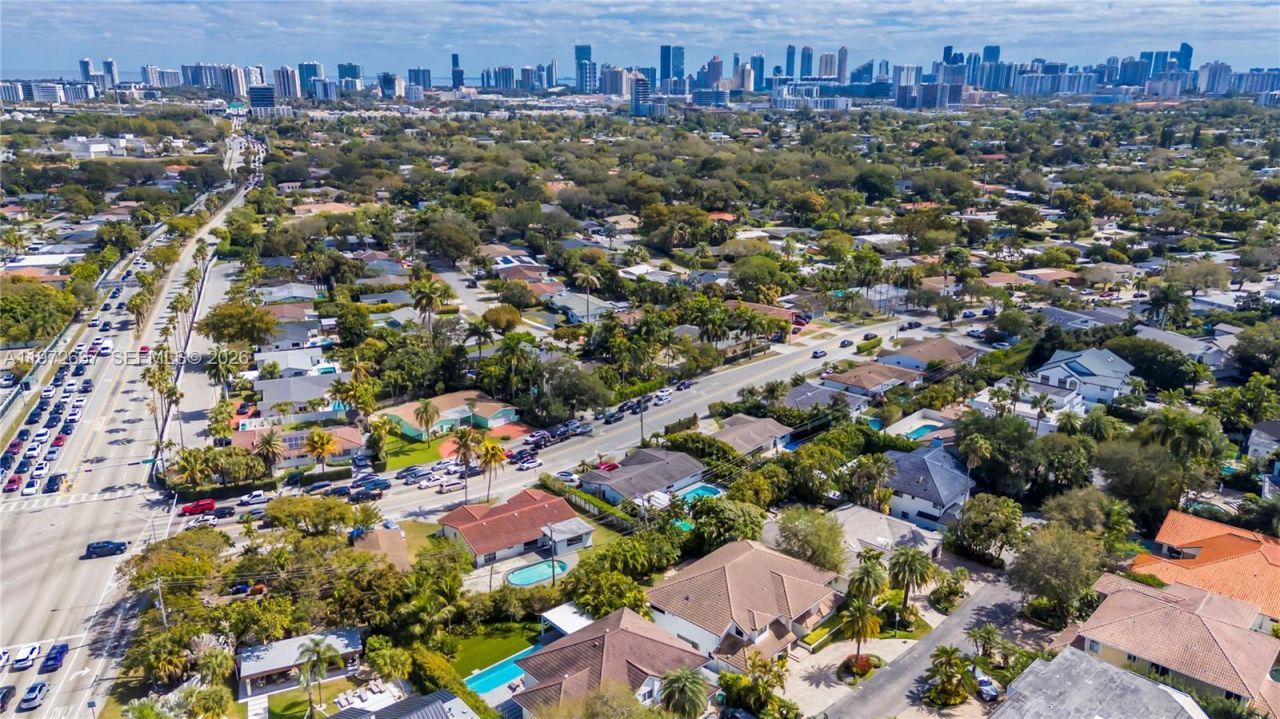 20220 Highland Lakes Blvd, Miami, FL 33179 Photo