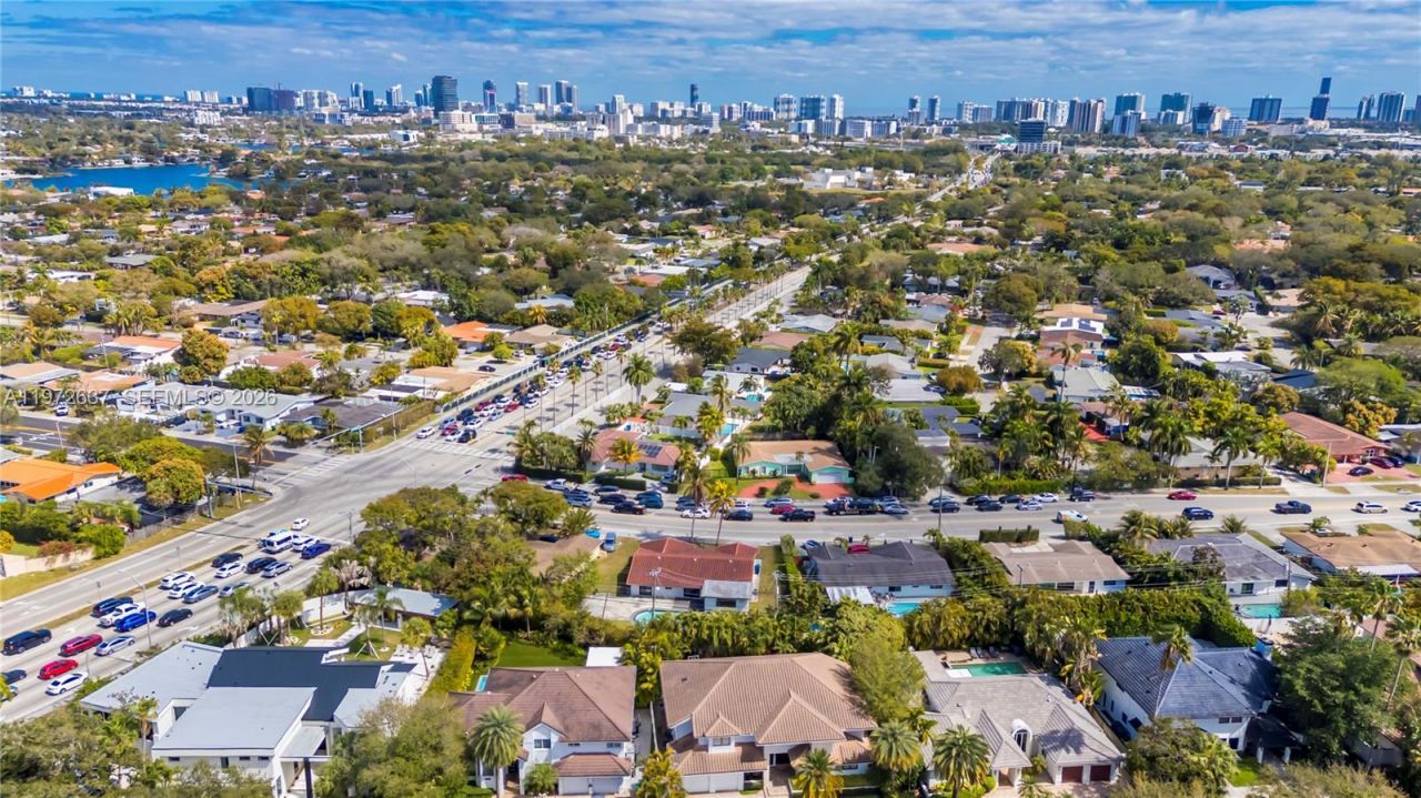 20220 Highland Lakes Blvd, Miami, FL 33179 Photo