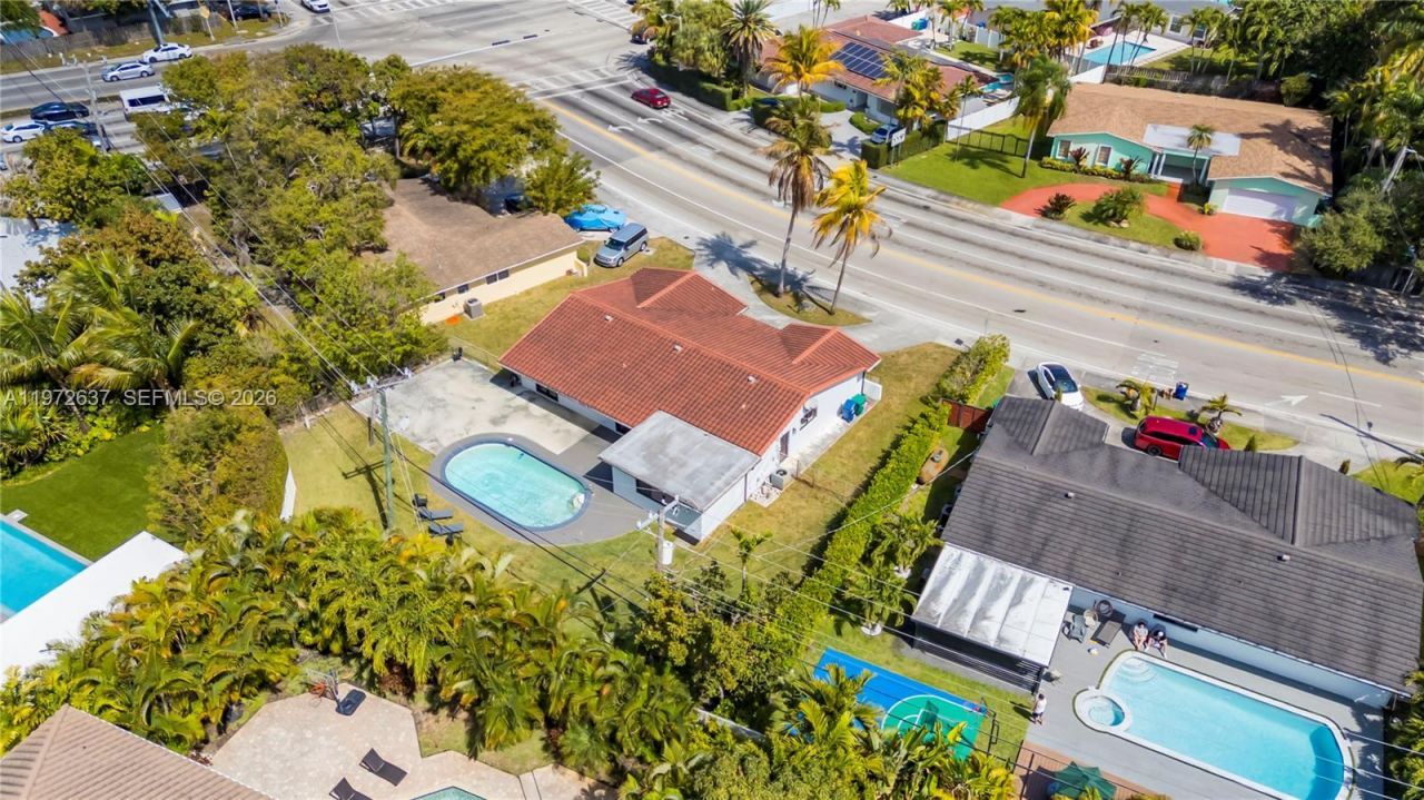 20220 Highland Lakes Blvd, Miami, FL 33179 Photo