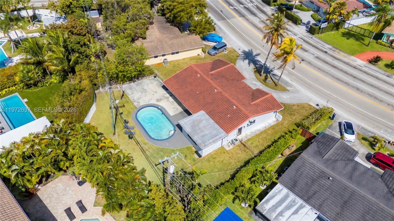 20220 Highland Lakes Blvd, Miami, FL 33179 Photo