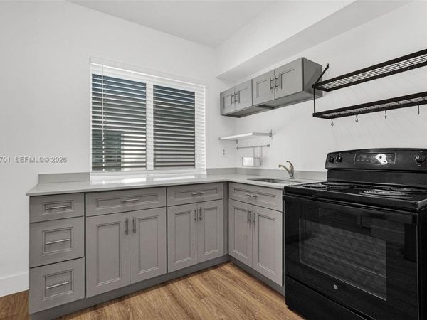 319 80th St , Unit 8, Miami Beach, FL 33141