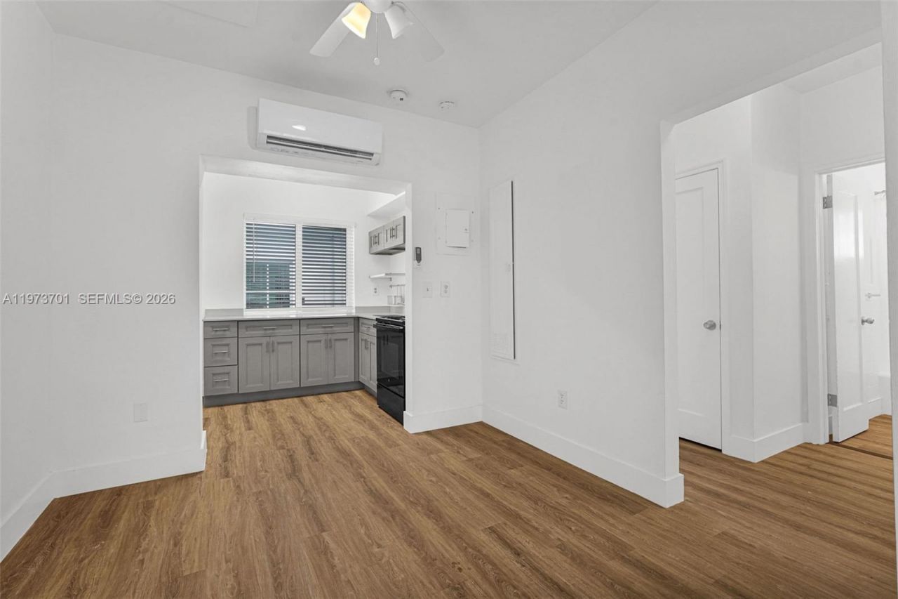 319 80th St , Unit 8, Miami Beach, FL 33141 Photo