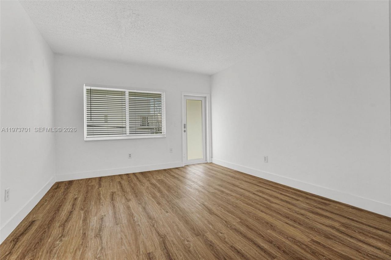 319 80th St , Unit 8, Miami Beach, FL 33141 Photo