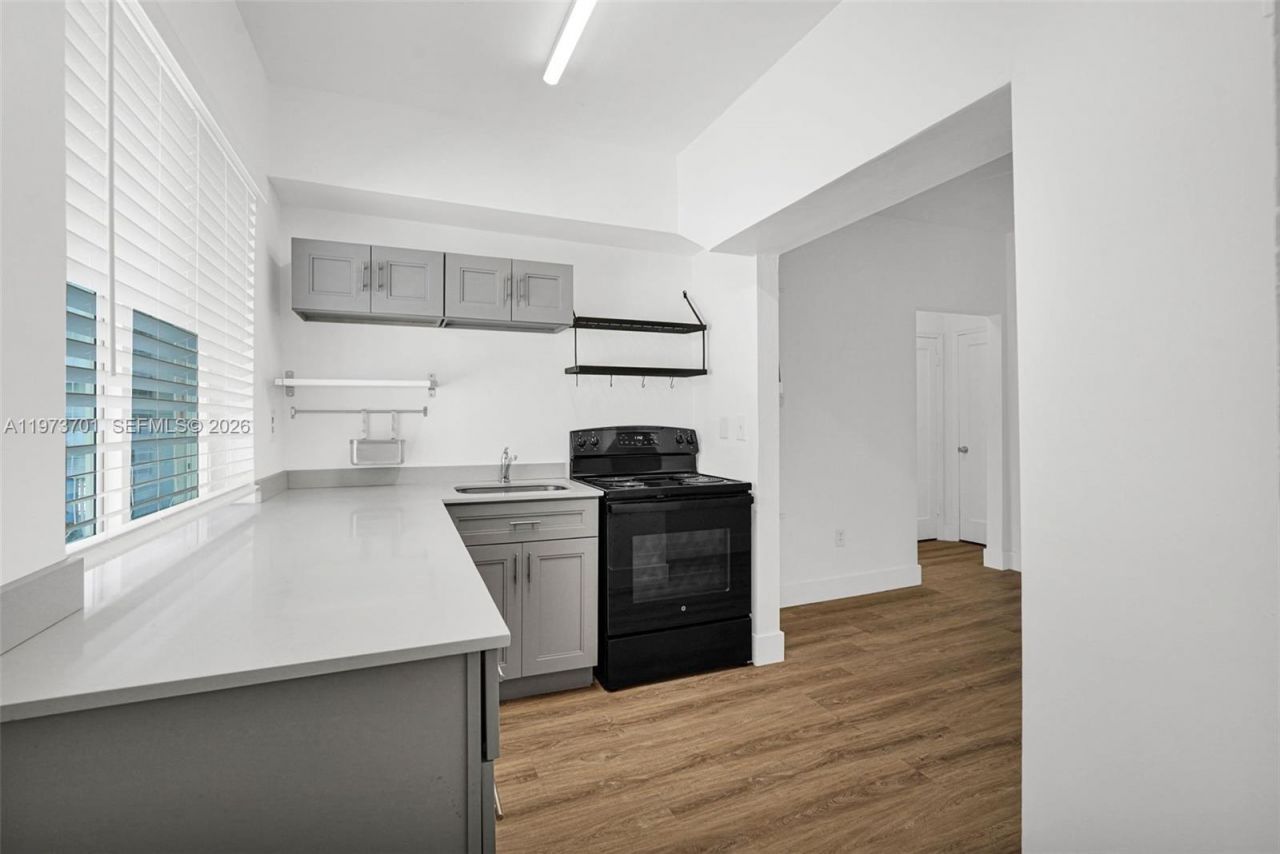 319 80th St , Unit 8, Miami Beach, FL 33141 Photo