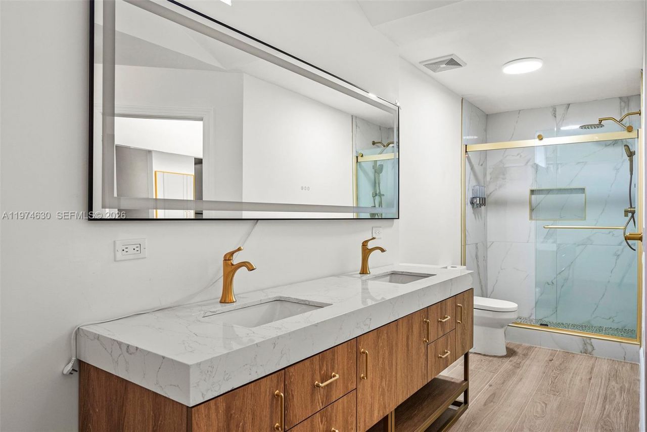 3785 NE 209th Ter, Aventura, FL 33180 Photo