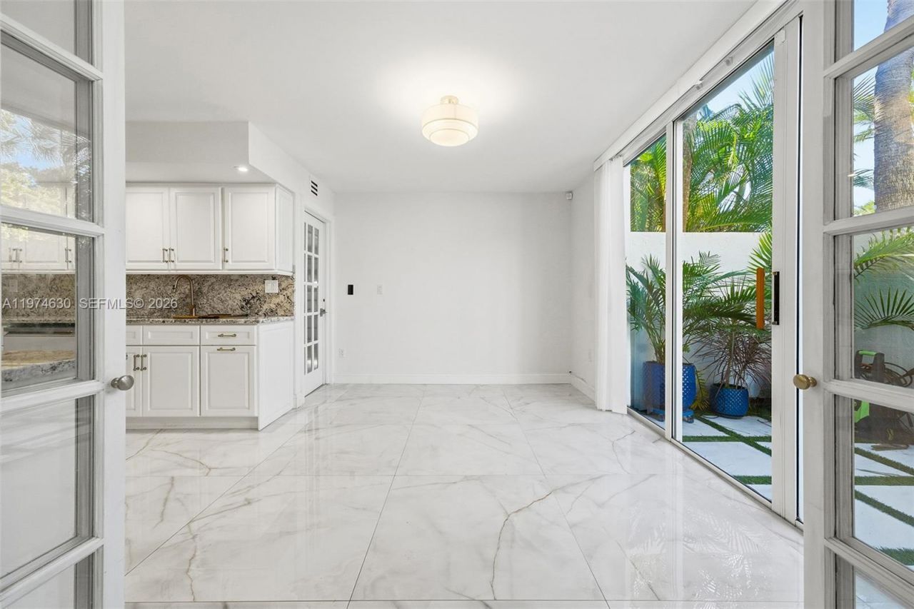 3785 NE 209th Ter, Aventura, FL 33180 Photo