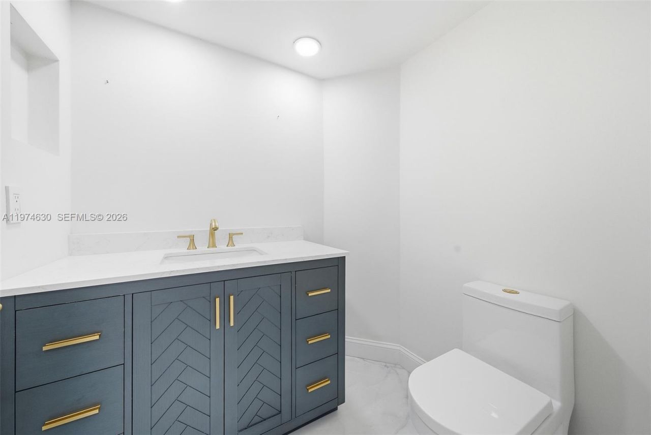 3785 NE 209th Ter, Aventura, FL 33180 Photo