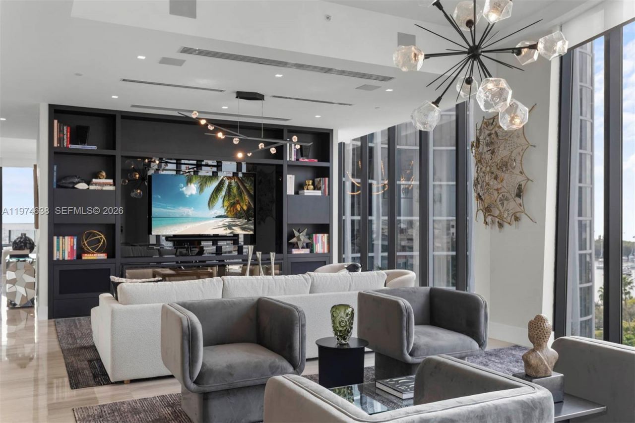 2821 S Bayshore Dr , Unit 8A, Coconut Grove, FL 33133 Photo