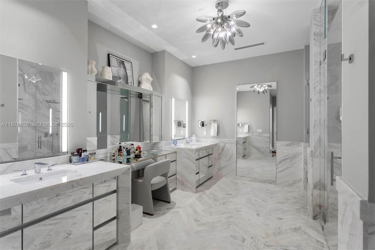 2821 S Bayshore Dr , Unit 8A, Coconut Grove, FL 33133 Photo